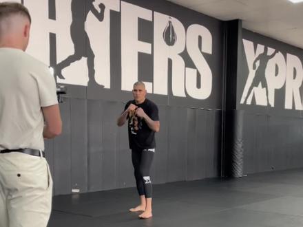 佩雷拉帅气出场仪式
#佩雷拉 #亚历克斯佩雷拉 #ufc #综合格斗 #拳击