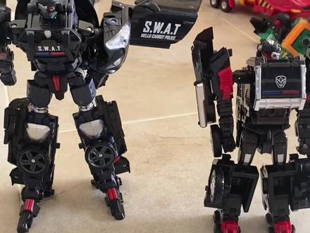 咖宝车神超酷的特警们来了,特警先知,特警王先知变形🚓。#咖宝盟卡王牌对王牌 #变形玩具 #变形金刚 #玩具车 #男孩子的快乐