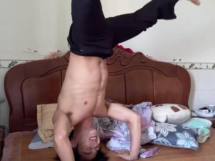 把坏掉的手机卖喽~#不是野子#隔辈亲 #农村vlog #奶奶