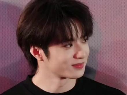 刘耀文教大家用重庆话祝镖人电影票房大卖 👍👍👍👍