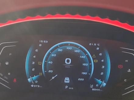 这就是国产,欧尚Ⅹ5,跑8000公里故障灯亮几个,不信看仪表盘。我们支持国产,希望国产对得起我们。