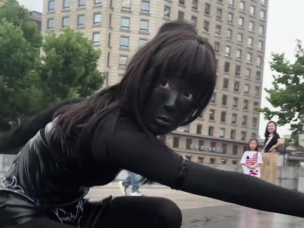 营销号拯救了喳喳,让她做回了自己喜欢的装扮。#永劫无间#喳姐#抽象#穿衣自由#电竞