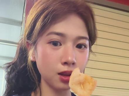 这个音乐不管配什么视频都伤感