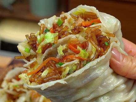 今天蒸的白菜馅菜蟒,菜馅鲜香、柔软筋道,真是太香了~#菜卷 #家的味道 #家常菜