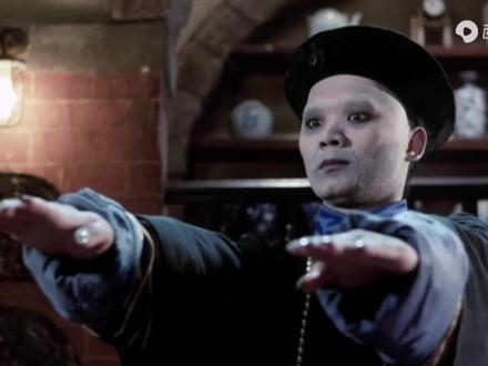 《僵尸家族》僵尸爸爸也复活了,家族复活完毕。