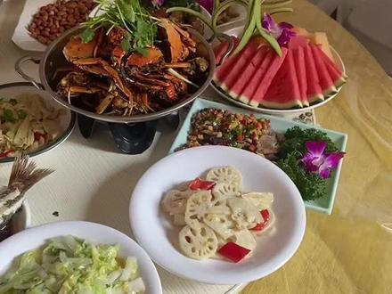 湖北随州普通家庭办酒,对比仙桃天门酒席,你们觉得怎么样?个人觉得唯一不足缺少灵魂菜榨菜肉丝。#我的vlog
