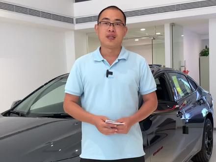 15万就有2.0T+9AT,这高性能B级贱卖了!长4.9米完胜雅阁