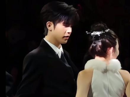 流言只是流言 我们还是我们 #龙浩天妹妹 #峻伊 #伊颜悦色 #纯元cp #龙浩天
@龙悦🐰(龙浩天妹妹) @峻伊🤍⁹²⁸-101
