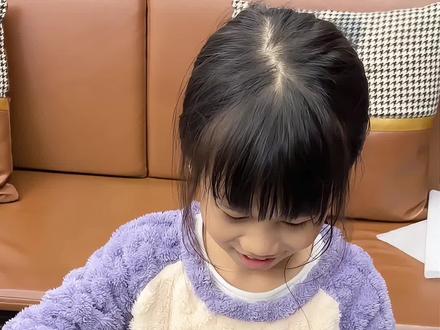 5分钟做一份霉豆腐。她说看到好多人做了各种各样的霉豆腐,她也来做一份最简单的。#万物皆可霉豆腐 #小孩姐 #带娃日常