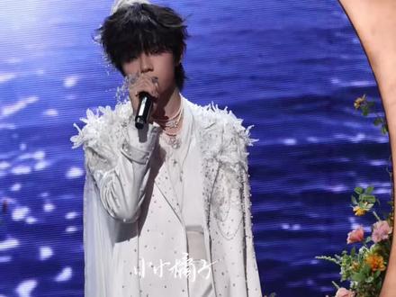 𝟐𝟔𝟎𝟏𝟑𝟏|荣耀之战
王橹杰《借过一下》全程直拍#橹穆