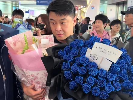 比赛时频频掐人中,夺冠后嘴角笑意压不住,王皓比完赛年轻了十岁