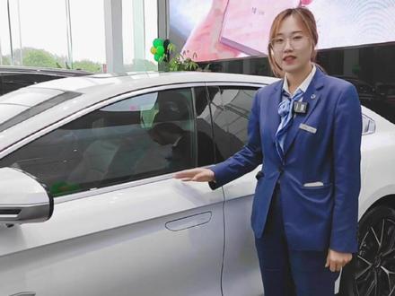 你知道比亚迪汉的隐藏式门把手,怎么用机械钥匙打开车门吗?#用车知识 #用车知识分享计划 #用车技巧 #比亚迪汉ev #隐藏式门把手