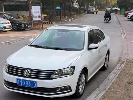 万元二手车,大众朗逸换音响教程!#撸车日常 #我与汽车的日常 #二手车 #修车教程 #晒出了自己的座驾