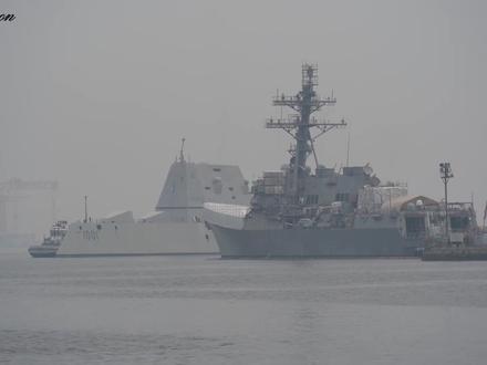 DDG-1001 迈克尔·蒙索尔号靠港横须贺