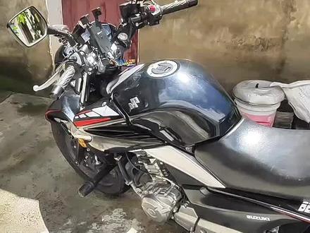 铃木gw250已改装好,在安装个摩托车尾箱,跑长途就爽歪歪了,到时不跑个几千公里的长途,都对不起几百块的改装件!#摩托车 #撸车日常 #质量杠杠的好 #骑士永远在路上 #骑上我心爱的小摩托永远不会堵车