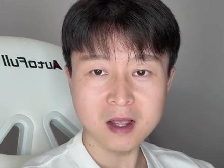 奔驰大G佩劳力士,真的很违和! 开奔驰大G的老板,应该戴什么表?
#大G #奔驰 #劳力士 #IWC #奔驰大G