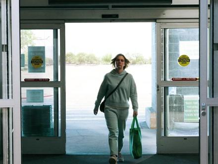 应有尽有也伴随着无欲无求 |《同乐者》解说