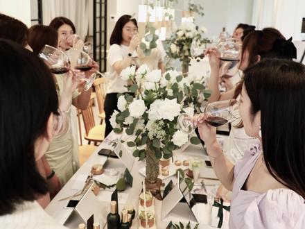 (废话文学之)闺蜜聚会如何用手机拍出大片
#闺蜜#聚会#跟你的姐妹一起拍 #我负责拍摄分享你负责欣赏 #拍摄花絮 #拍摄技巧 #手机摄影 @抖音小助手