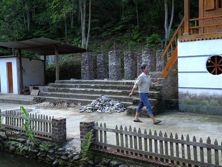 用上万块鹅卵石砌筑新建筑的承重柱 #田园生活 #小院改造