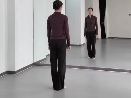 火爆全网的琵琶曲分解教程来啦!
#琵琶曲舞蹈 #琵琶曲舞蹈分解 #青年创作者成长计划