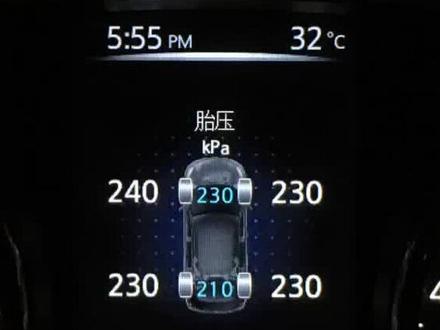 加装原厂胎压监测系统,原车仪表显示。