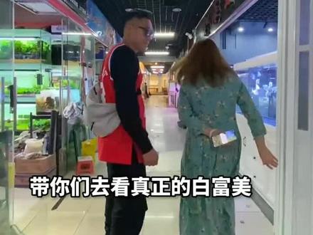 哈哈,那不是小脚丫,那是 小鸟