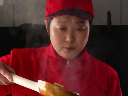 今天高老师教大家杠子油条的制作方法,配方打在视频最后,记得点赞收藏#早餐店 #杠子油条 #杠子油条手法教程 #遥汤餐饮