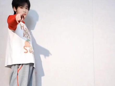 盘点 娃娃脸舞蹈挑战明星版#娃娃脸舞蹈挑战 #名井南进行曲 #明星版 #5.20 #时代少年团宋亚轩 @DOU+上热门 @DOU+小助手