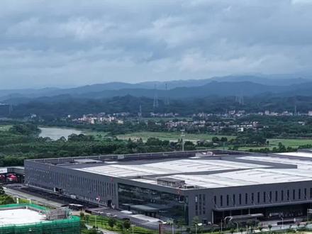 雅迪全球销量破亿,街头十台电动车四台都是它,你日常代步骑的是什么牌子的电动车呢#航拍 #雅迪 #电动车 #工厂 #内容启发搜索
