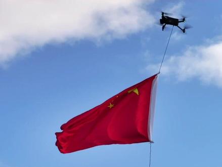 无人机如何挂国旗!国旗如何拍?