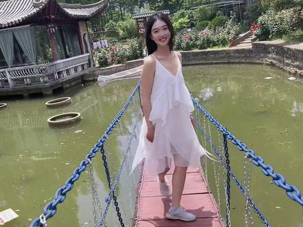 在桑酒女神旁还有这么一处世外桃源,新改造的园中园真的是世外桃源般存在,还有萌宠做伴,如何打卡赶快点击视频左下角吧#园中园 #亲子游玩好去处 #高低来趟蚌埠吧