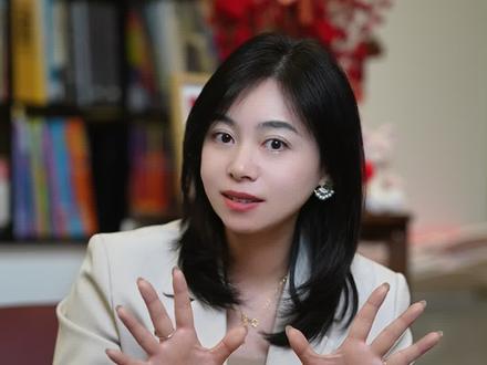 很多人第一反应是:华莱士是不是垮掉了?恰恰相反,这波退市是人家主动“掀桌子”走人!背后的水深得让人害怕…#华莱士 #蜜雪冰城 #华莱士退市 #股市