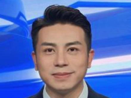 这就是顶流!中国军号抖音粉丝突破4000万,官方发话:5000万靠你了!(出镜:白靖;制作:白靖;责编:黄燕飞;素材来源:闪电新闻 中国军号)中国军号抖音粉丝突破4000万#中国军号 #中国军人 #正能量 #祖国万岁 #主播说新闻