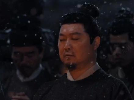 #雨霖铃 【大结局(最后一更)】#展昭 坚守的公道,百姓看得见;他付出的赤诚,世间皆回应。那些不被理解的坚持,那些咬牙熬过的苦难,那些从未妥协的正义,最终都化作雪夜的烛火、绝境的药茧、破晓的晨光。❤️#杨洋