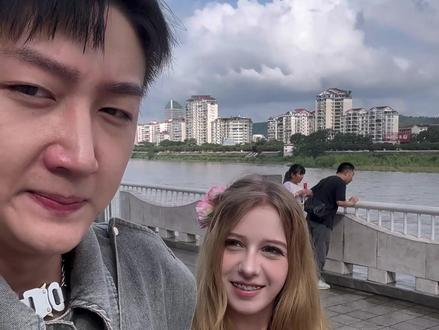 爱就是30多度也要牵你的手 #情侣日常 #韩束男士#与爱共度朝夕#七夕礼物