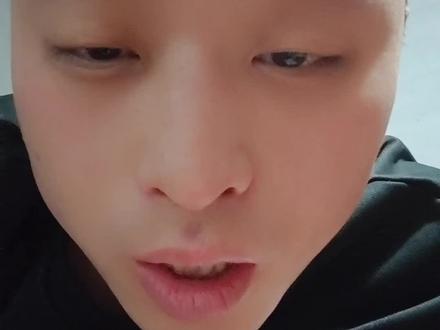 #雷军#电机#跑车1. Devel Sixteen:5007匹,搭载V16四涡轮增压发动机,极速超560km/h,堪称“地表马力最强量产车”。
2. 柯尼塞格Gemera:2300匹,采用2.0T混动系统,全球限量300台,售价高达1.6亿人民币。
3. Deus Vayanne:2200匹,纯电动四电机驱动,2025年交付,限量99台。
4. Aspark Owl:1984匹,日本纯电动超跑,百公里加速仅1.69秒,极速达400km/h。
5. 路特斯Evija:1972匹,纯电动四电机,0 - 300km/h加速低于9秒,全球限量130台。
6. 宾尼法利纳Battista:1874匹,纯电车型,手工打造,0 - 100km/h加速2秒内。
7. 轩尼诗Venom F5:1817匹,搭载V8双涡轮增压发动机,极速超482km/h。
8. SSC Tuatara:1750匹,V8双涡轮增压发动机,轻量化碳纤维车身适配赛道。
9. 柯尼塞格Jesko Absolut:1600匹,V8双涡轮增压发动机,极速超483km/h。
10. 小米SU7 Ultra:1548匹,国产三电机纯电车,仅售52.99万起,兼顾日常与赛道性能。