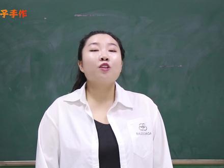 同学不愿借画笔,没想石榴竟用粘土画丁老太,同学都羡慕了