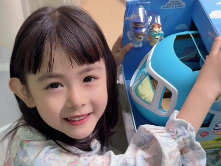 马上61儿童节了,送女儿惊喜玩具#61儿童节 #爸爸带娃#骗你生女儿 #陶葡萄#东北甜妹