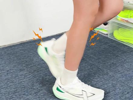 跑量大,还想提速的,选它就对了!#特步两千公里5代#两千公里进化到底#耐磨跑鞋#跑鞋#特步