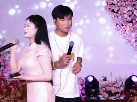 #啊朱#风少爷#棉花糖#花小磊订婚宴
啊朱今天穿裙子真的又仙又美又气质太喜欢啊朱了!你们觉得啊朱这样穿怎么样?