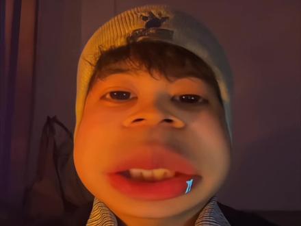 亲爱的老己 你一个人辛苦的走了这么长的路 真的是辛苦你了. #爱你老己明天见