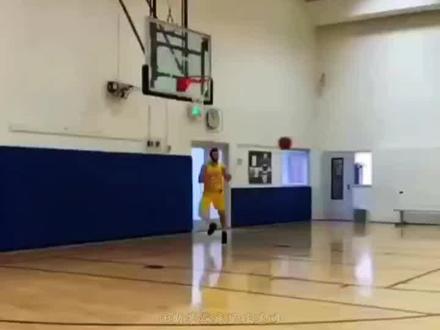 让你模仿没让你超越😂😂#模仿帝 #詹姆斯 #dou来nba