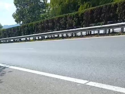 比亚迪真坑啊!宋PROdmi,110公里续航版。高速上,电用完了,转不到HEV模式,发动机启动失败,现场提示车辆失去动力,没有任何征兆的直接停在了高速上,太危险了!!!!#比亚迪宋pro #新能源汽车 #比亚迪 #新能源 @比亚迪汽车 #慌的一批