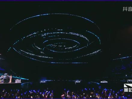 "#抖音美好跨年季 @金晨 《高雅的小曲儿》舞蹈秀直接封神,看完只想循环亿遍💥#抖音美好惊喜夜
"