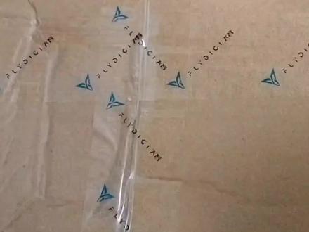 #飞智#冰原狼4极地白 日常生活手柄开箱 #飞智#冰原狼4极地白
视频中忘记说了,另一个优惠方法是抖音多搜索让大数据知道你要想买这个东西,然后打开第三方软件,比如小蓝鸟我在看视频的时候他给我弹广告了,上面就是显示200减50, 点进去的话会跳回抖音直播间,对了记得关注一下飞智直播,然后这个手柄手感上还不错,有明显的按压感,视频结尾带看门狗二云玩手柄原生态控制,玩了一个小时感觉还是不错的,手柄也没有什么花里胡哨的颜色,一点也不闪眼睛,握起来也不会累,越玩越上头