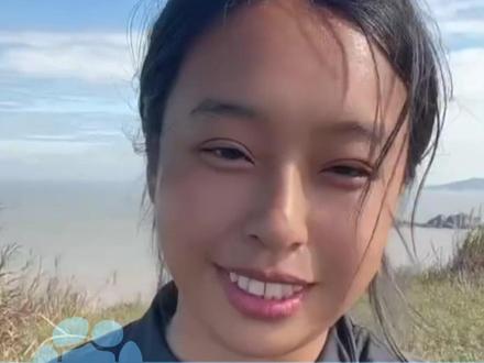 近日,浙江温州,25岁女孩参加海岛求生赛勇夺季军,35天暴瘦28斤获7500元,从手抖剥老鼠皮到狂炫50只