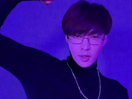 见到张艺兴才明白什么是顶级的年上。#张艺兴#年上#代餐#老公#追星