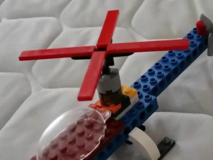 🚁乐高直升机起飞!
今天用家里的乐高零件,拼了一架超酷的小直升机,如果你也喜欢用积木创造世界,欢迎关注我!后续会分享更多脑洞大开的MOC作品和拼搭技巧,一起用积木搭建我们的快乐星球🌍✨
#乐高 #MOC #积木拼搭 #大人也要玩玩具