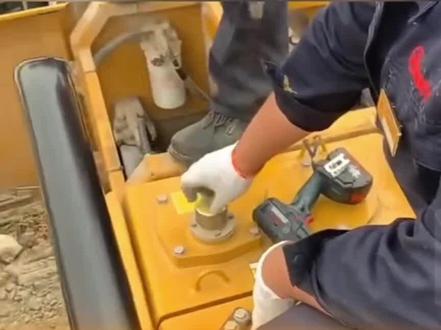 回转马达骨架油封更换#工程机械 #工程机械维修 #悍象机械