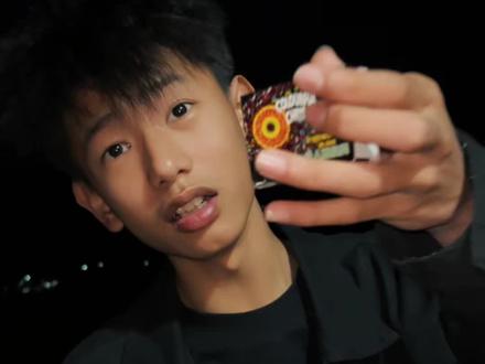 估计没人知道彩菊还有新玩法吧#烟花 #彩菊烟花